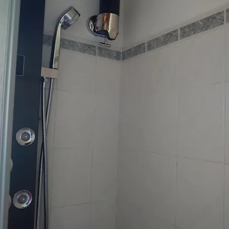 5 Min From The Sea *