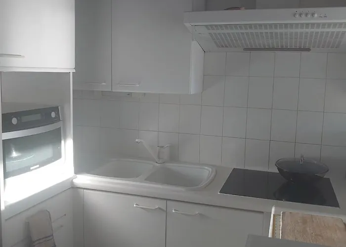 5 Min From The Sea *